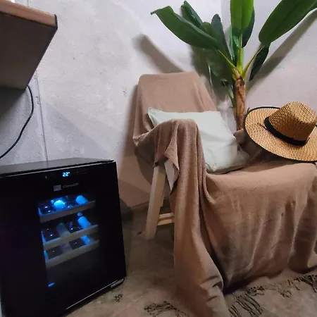Hola Lägenhet *