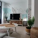 Hola شقة *
